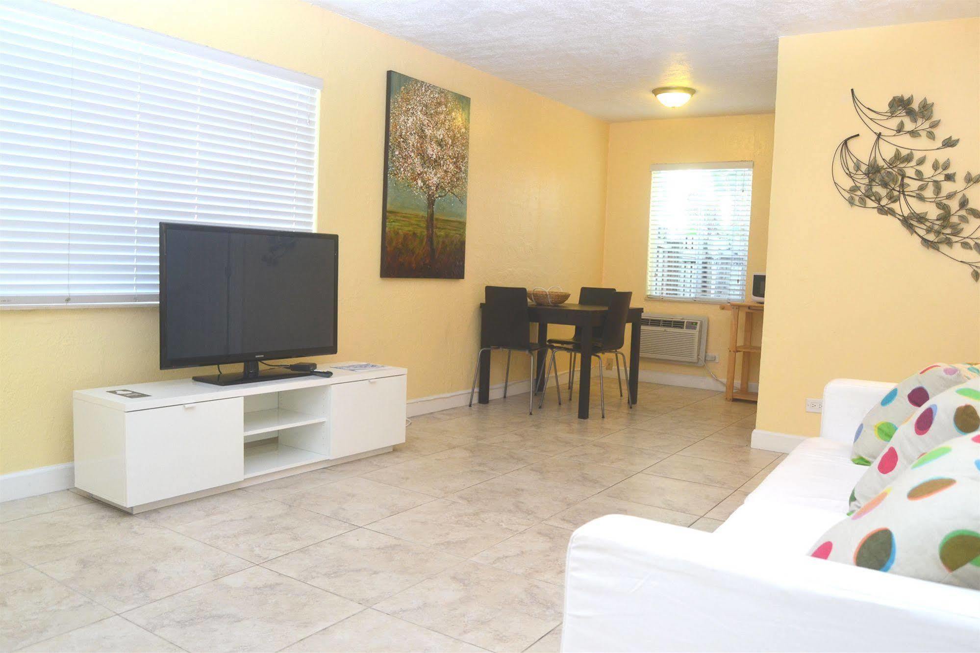 Cocobelle - Lauderdale Hotel 3*