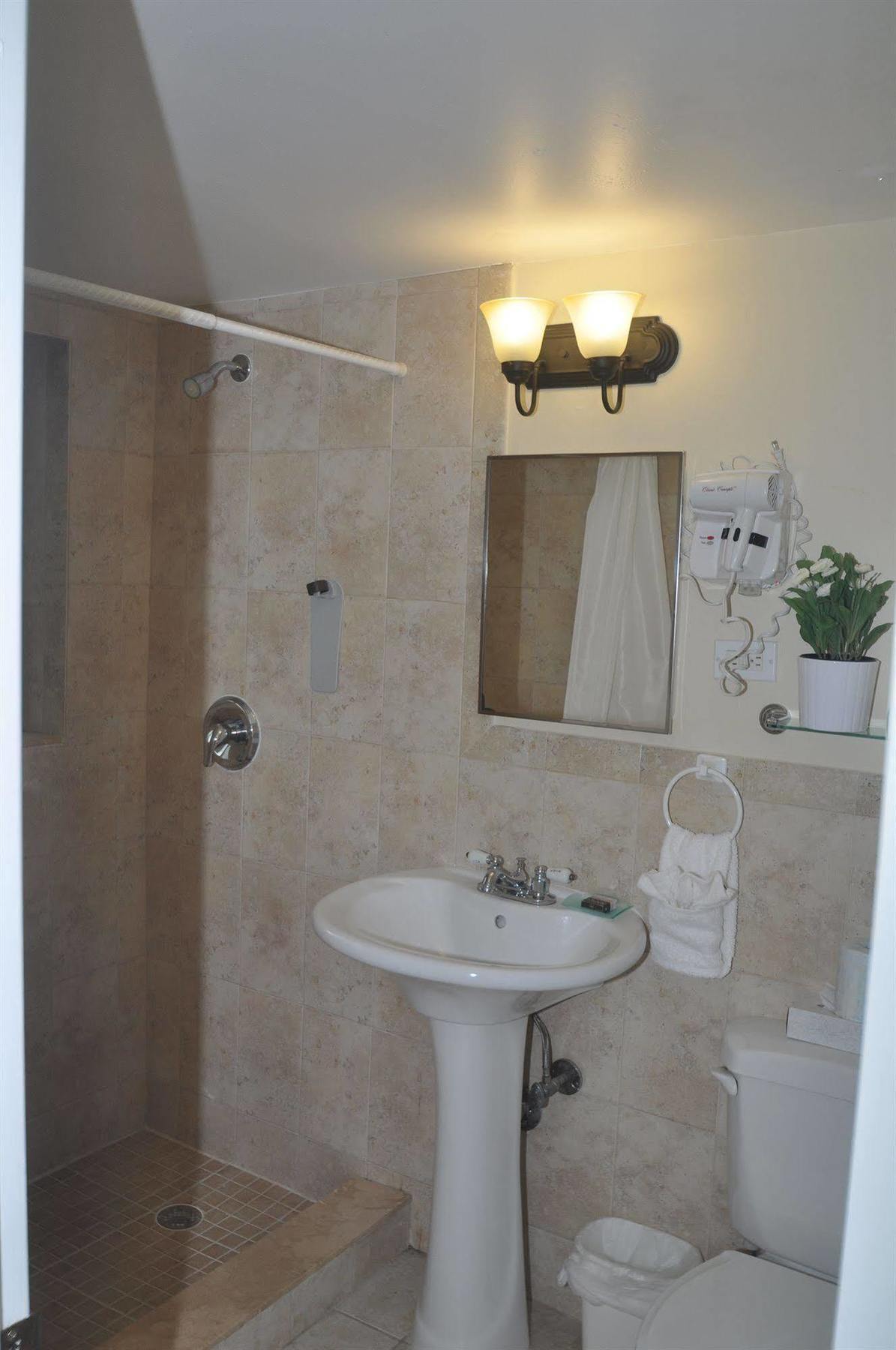 Cocobelle - Lauderdale Hotel 3*