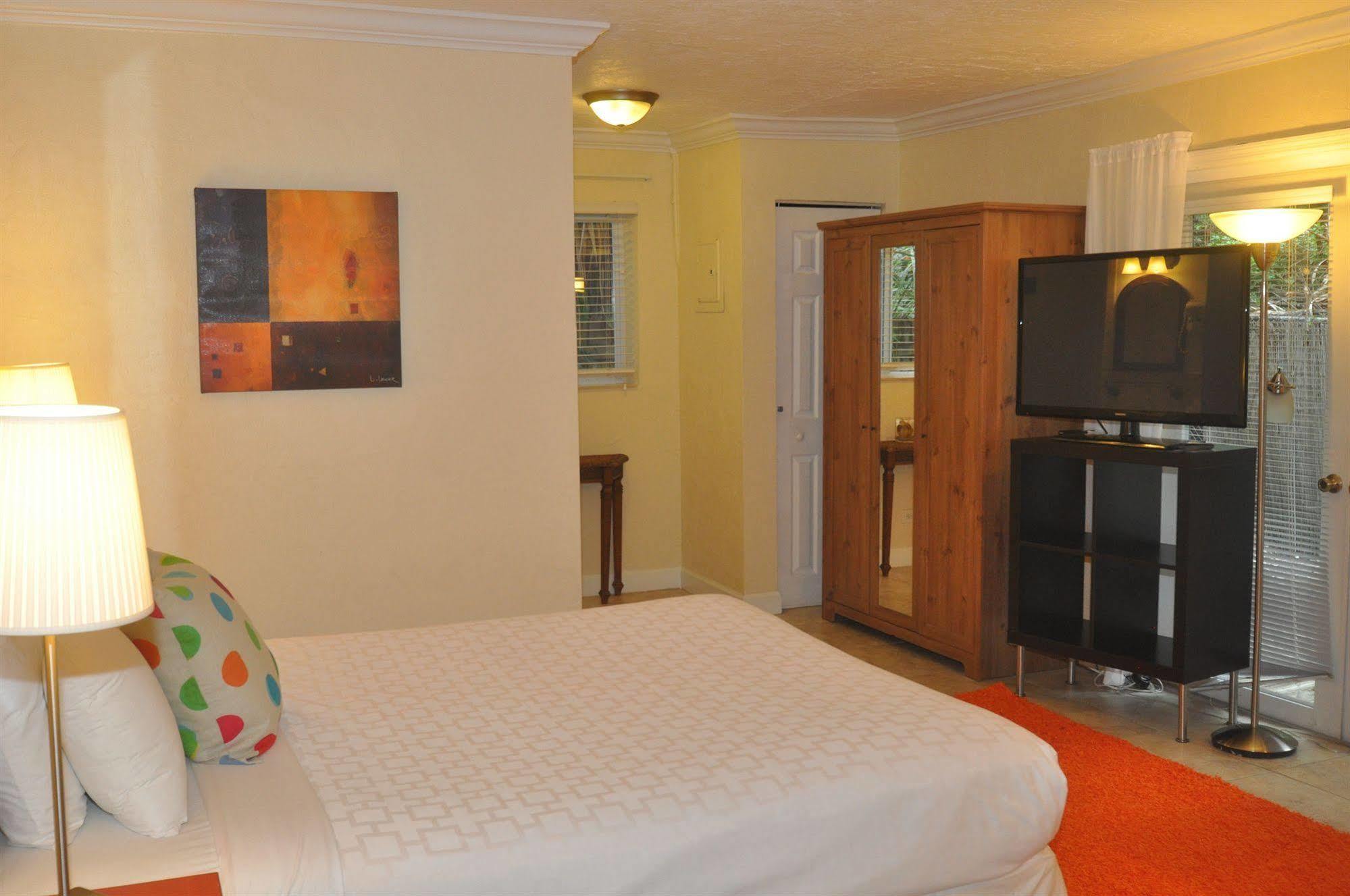 Cocobelle - Lauderdale Fort Lauderdale