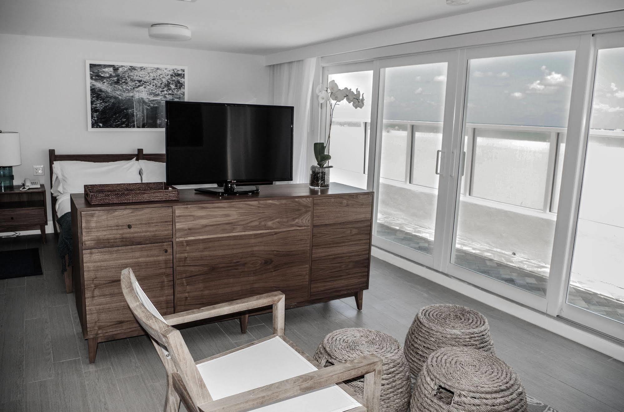 Tides Hotel 3*