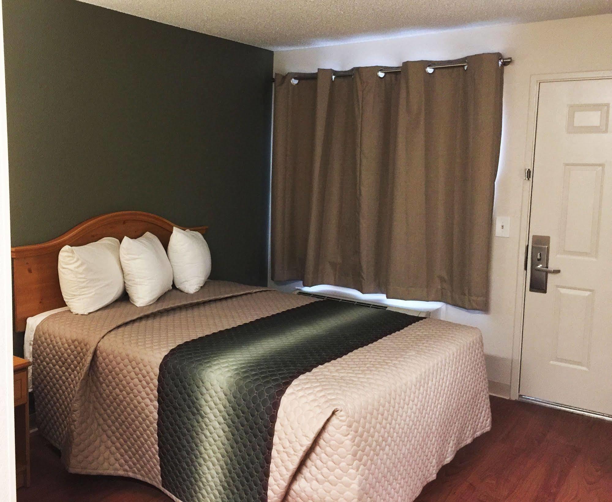 Hometowne By Red Roof Orlando - Ucf Area 2*