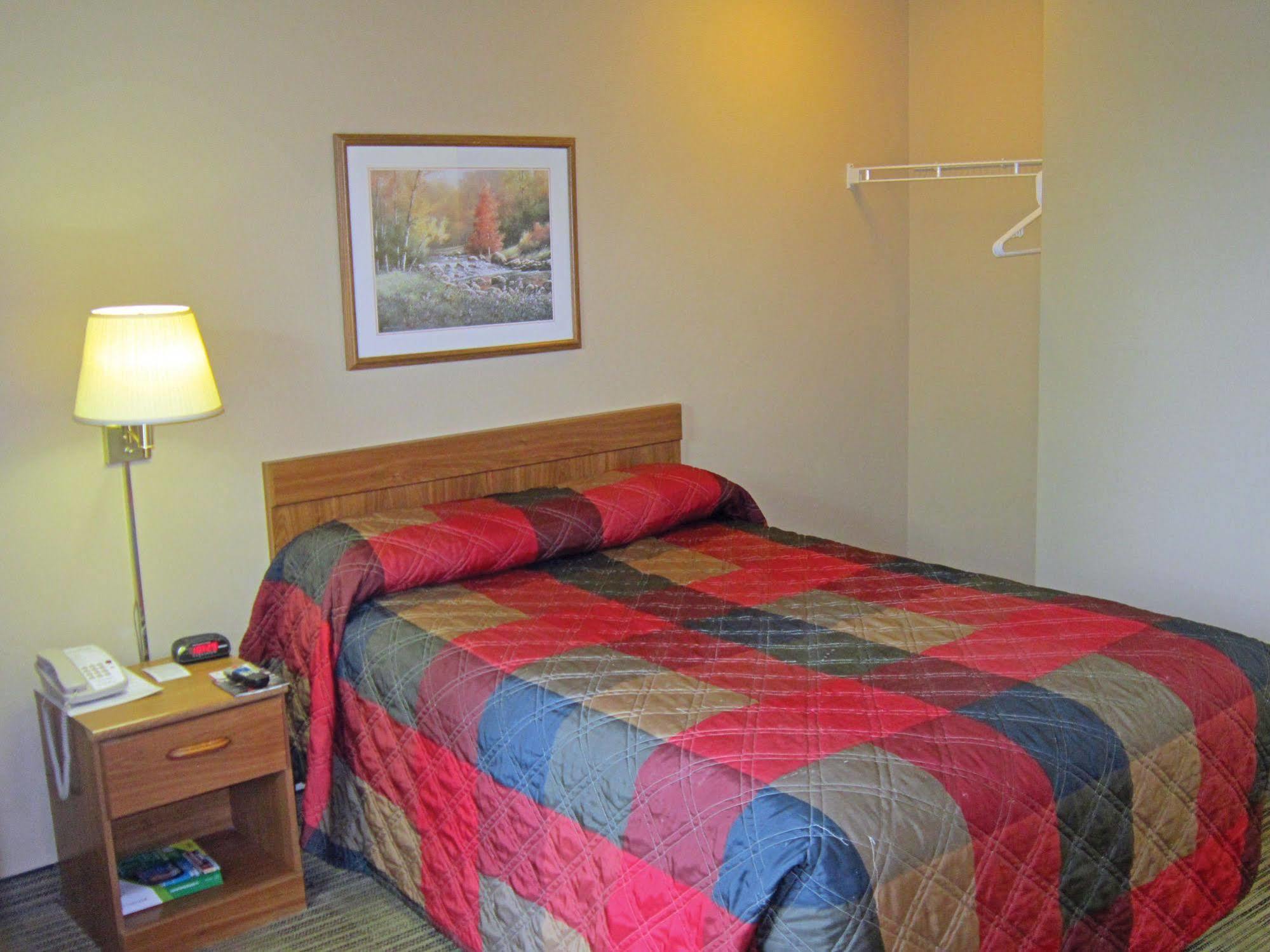 Hometowne By Red Roof Orlando - Ucf Area 2*
