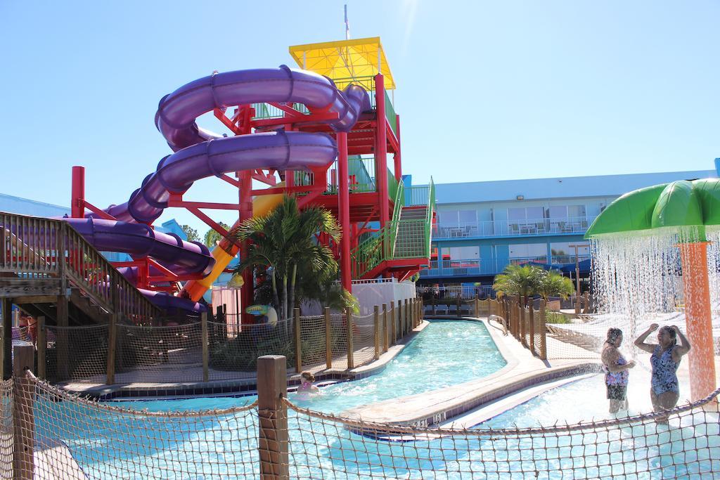 Ramada By Wyndham Flamingo Water Park Hotel 3*