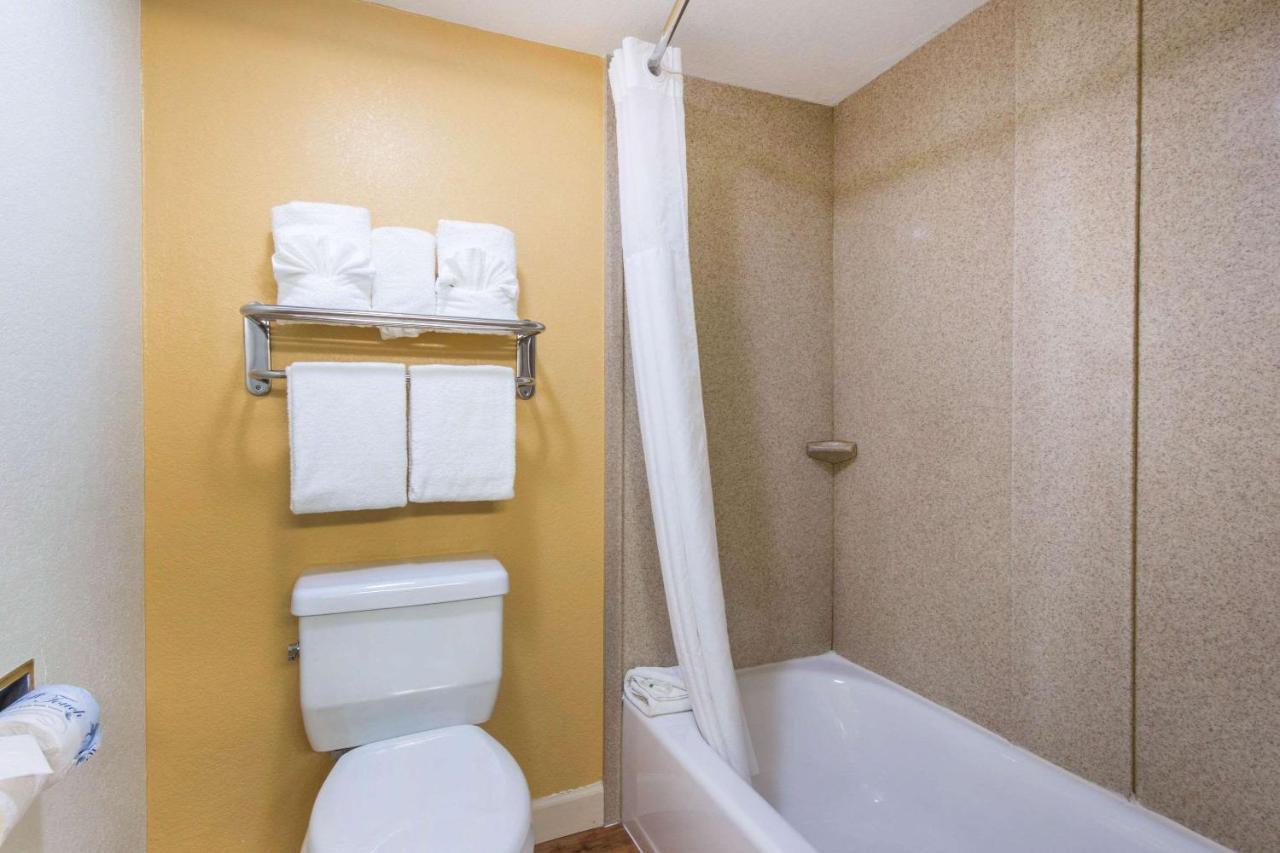 Hotel Quality & Near The Theme Parks 3*