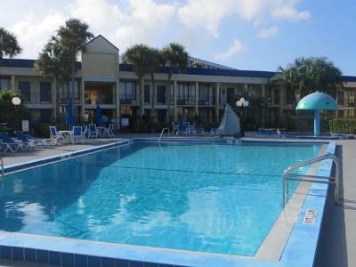 Days By Wyndham Orlando Airport Florida Mall Williamsburg