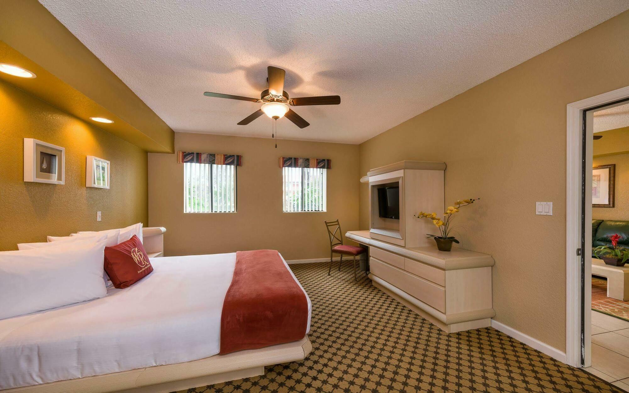 Westgate Towers 3*