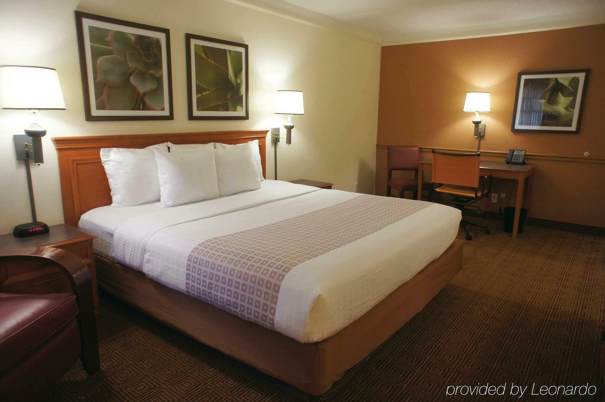 La Quinta By Wyndham Miami Airport North Hotel 3*