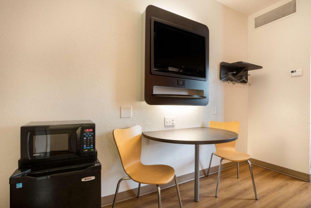 Hotel 6-orlando, Fl - International Dr 4*