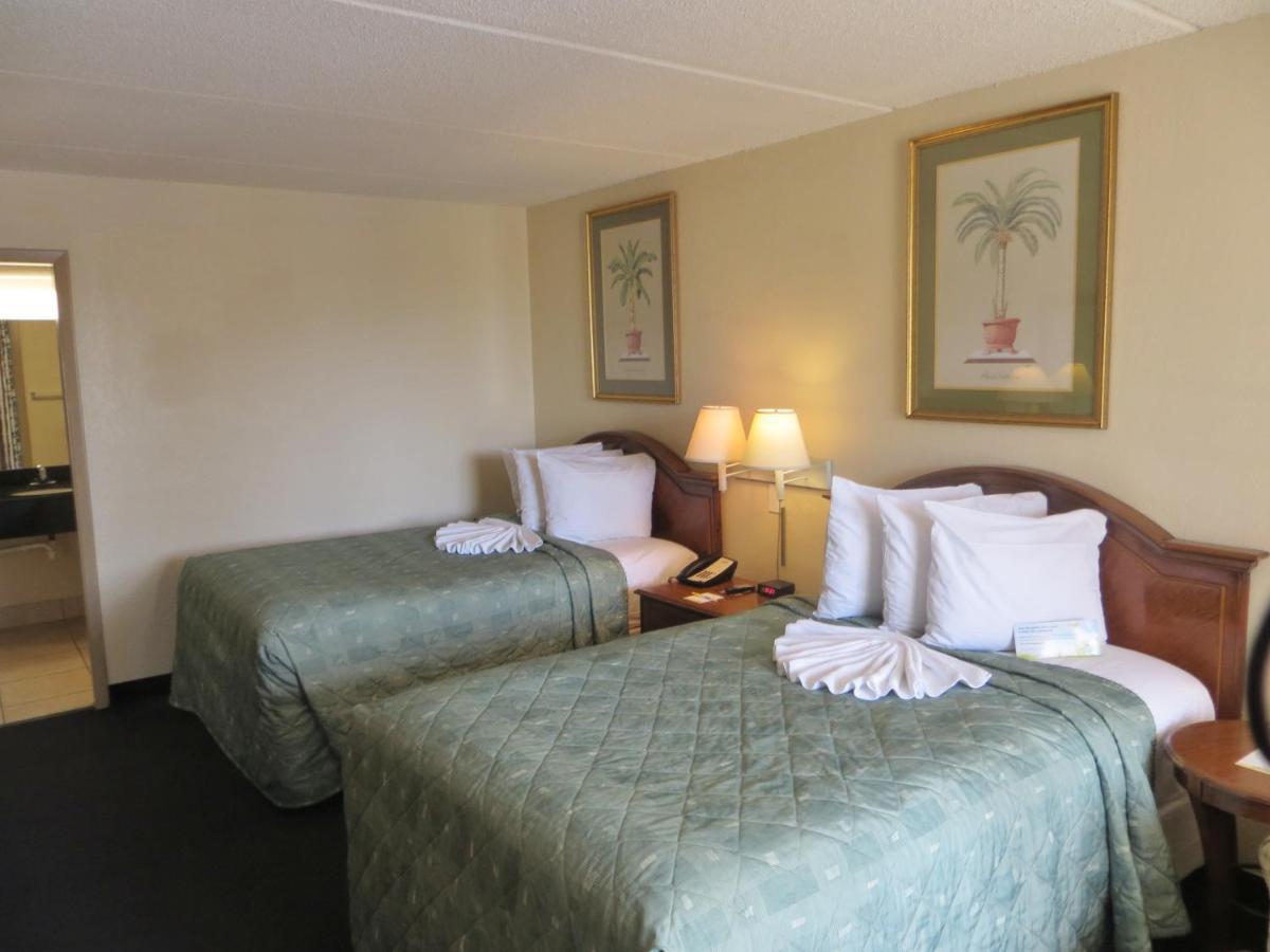 Hotel Days By Wyndham Orlando Airport Florida Mall Williamsburg