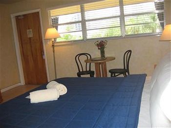 Elysium - Clothing Optional Gay Men's (adults Only) Hotel