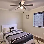 2-Story Pensacola Home With Game Room And Private Yard