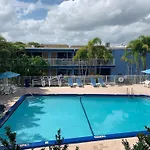 Rodeway Inn & Suites Fort Lauderdale Airport & Cruise Port