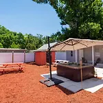Cozy Jacuzzi Home Heart Of Tampa