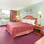 Howard Johnson By Wyndham Tropical Palms Kissimmee
