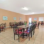 Howard Johnson By Wyndham Tropical Palms Kissimmee
