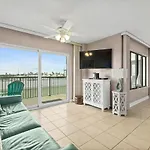 Relax And Chill Beachside Condo