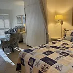 Sea Club I