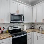 Cozy And Spacious 4Br House With Pool In Tampa