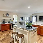 Pensacola Home With Private Lanai, 9 Mi To Downtown!