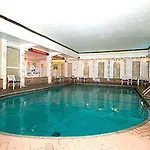 Desert Inn Resort Hotel And Suites
