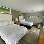 Red Roof Inn Plus & Suites Tampa