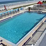 Shoreline Suites & Cabana Cottages - Beachfront