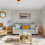 The Inn At St. Thomas Square #1304B