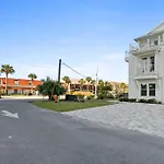 Take It Easy By Book That Condo