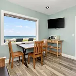 Shoreline Suites & Cabana Cottages - Beachfront