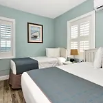 Shoreline Suites & Cabana Cottages - Beachfront