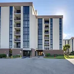 Airy Destin Condo With Pool - Walk To Private Beach!