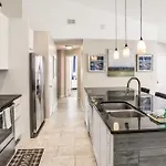 Family Home W/ Private Pool Pet Friendly, Minutes To Disney