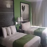 Super 8 Oceanfront Motel