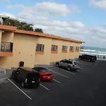 Grand Prix Motel Beach Front