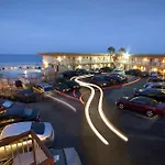 Roomba Inn & Suites - Daytona Beach