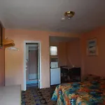 Tropizar Motel