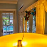 Seascape Tropical Inn (Adults Only)