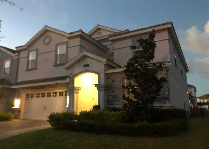 8 Bedrooms, 5 Bathrooms. Theater Room + Pool/Spa + Wifi