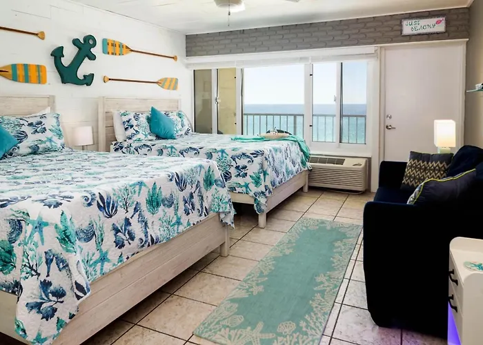 Beachfront With Free Beach Service!Private Balcony