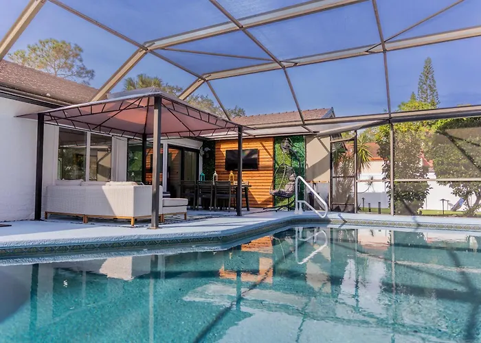 Upscale Tampa Bay Dream Home Pool With Putting Green