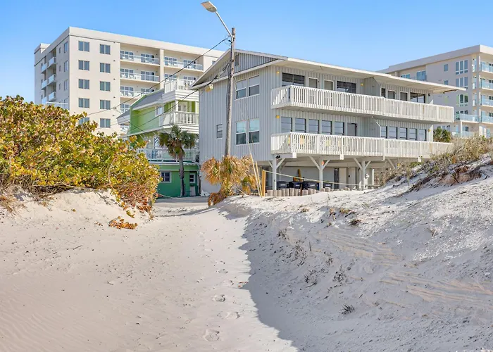 Driftwood Beach Cottage - Walk To Clearwater Bch