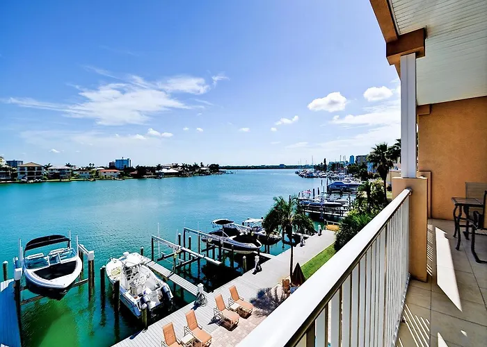 Island Key Condos 302