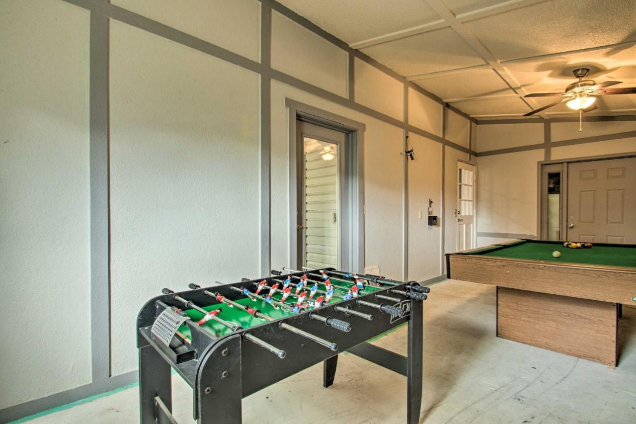 2-story With Game And Private Yard *