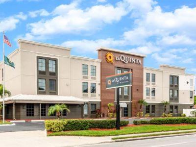 Hotel La Quinta By Wyndham Northeast *newly Renovated 3*