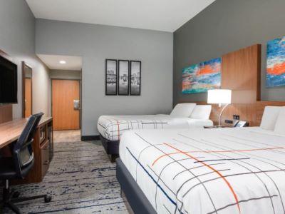 La Quinta By Wyndham Northeast *newly Renovated Hotel