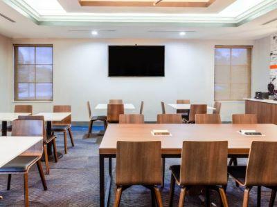 La Quinta By Wyndham Northeast *newly Renovated