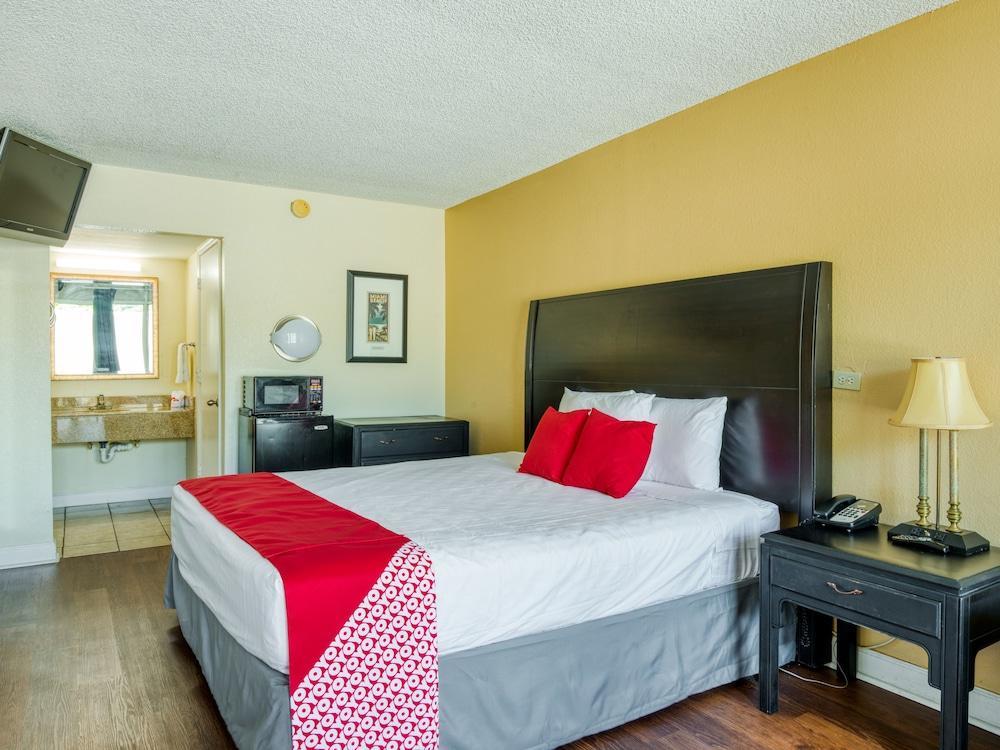Belair Orlando Near Florida Mall 2*