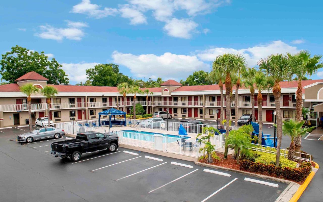 Hotel South &
