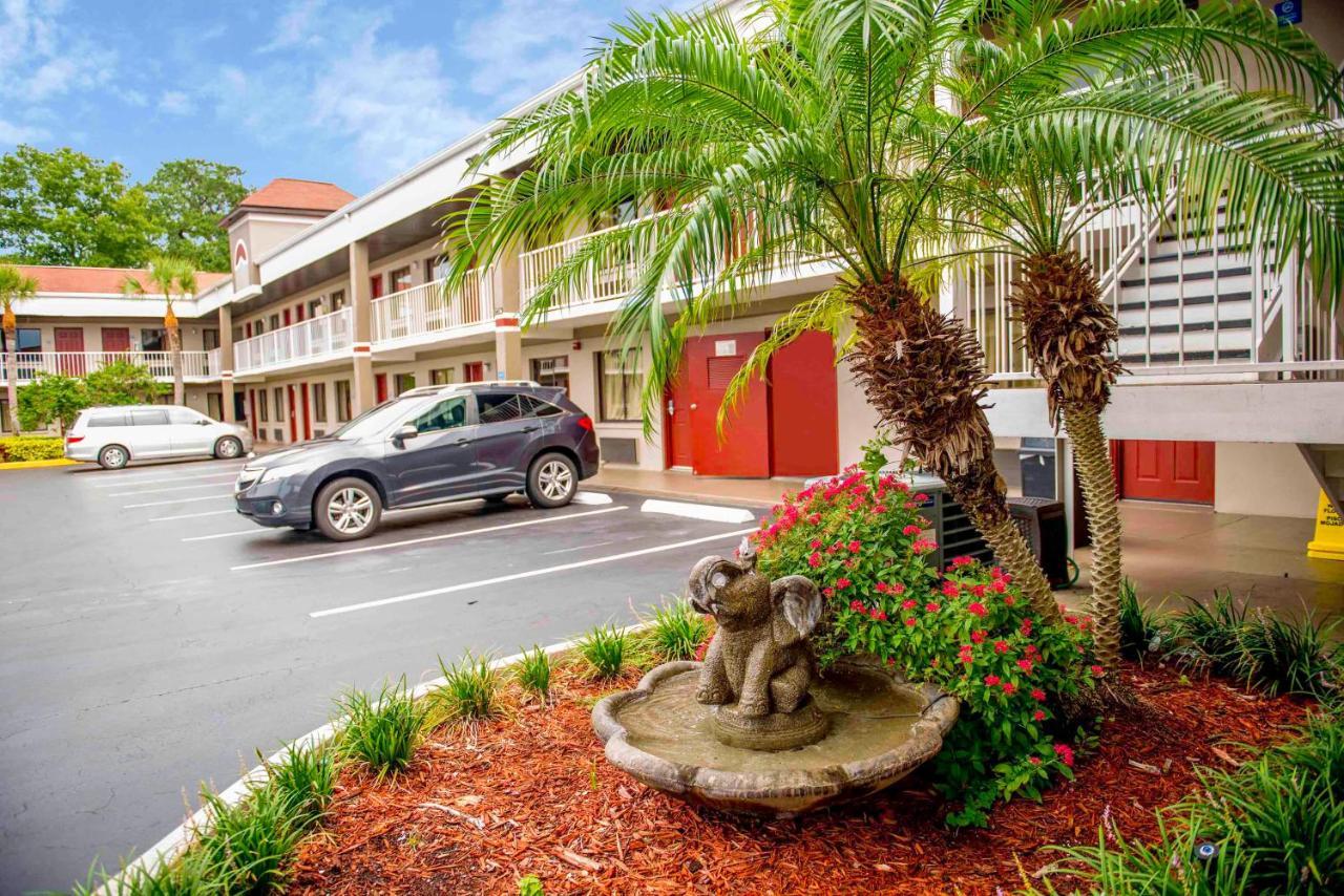Hotel South &