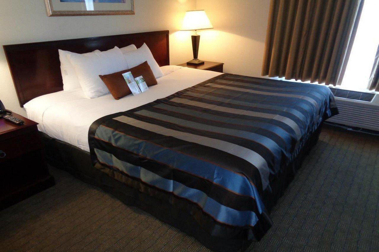 Wingate By Wyndham Hotel